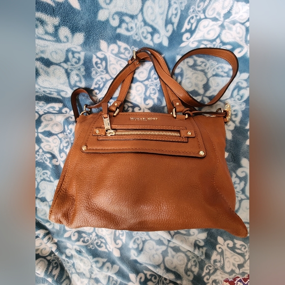 MICHAEL KORS HAMILTON GILMORE LARGE SATCHEL/CROSSBODY COLOR- LUGGAGE - Picture 3 of 11